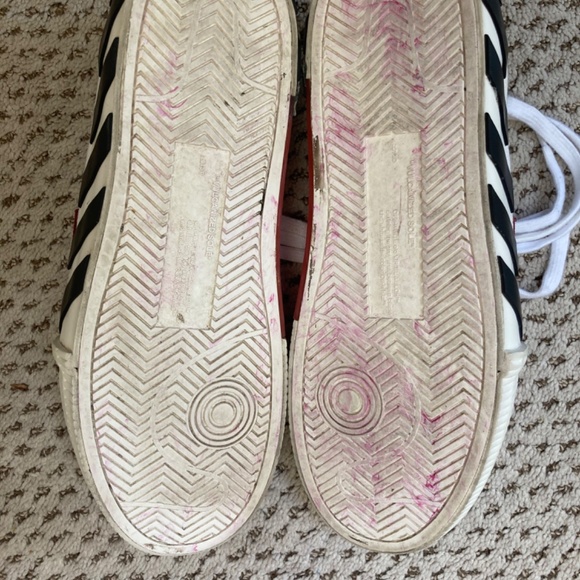 Off-White tennis shoes main image 6
